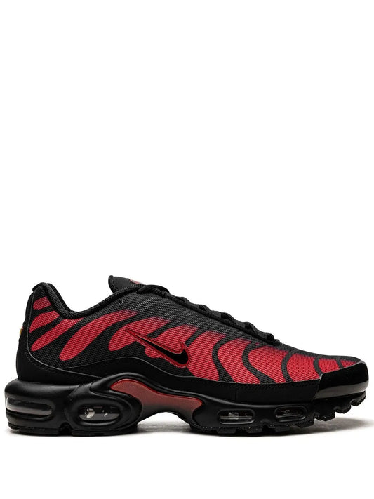 NIKEE AIRMAX PLUS COLOUR CHANGE REFLECTS IN HEAT