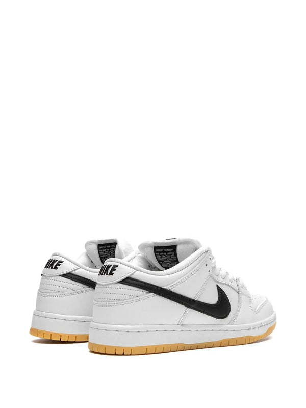 Nik ee sb dunk low white gum