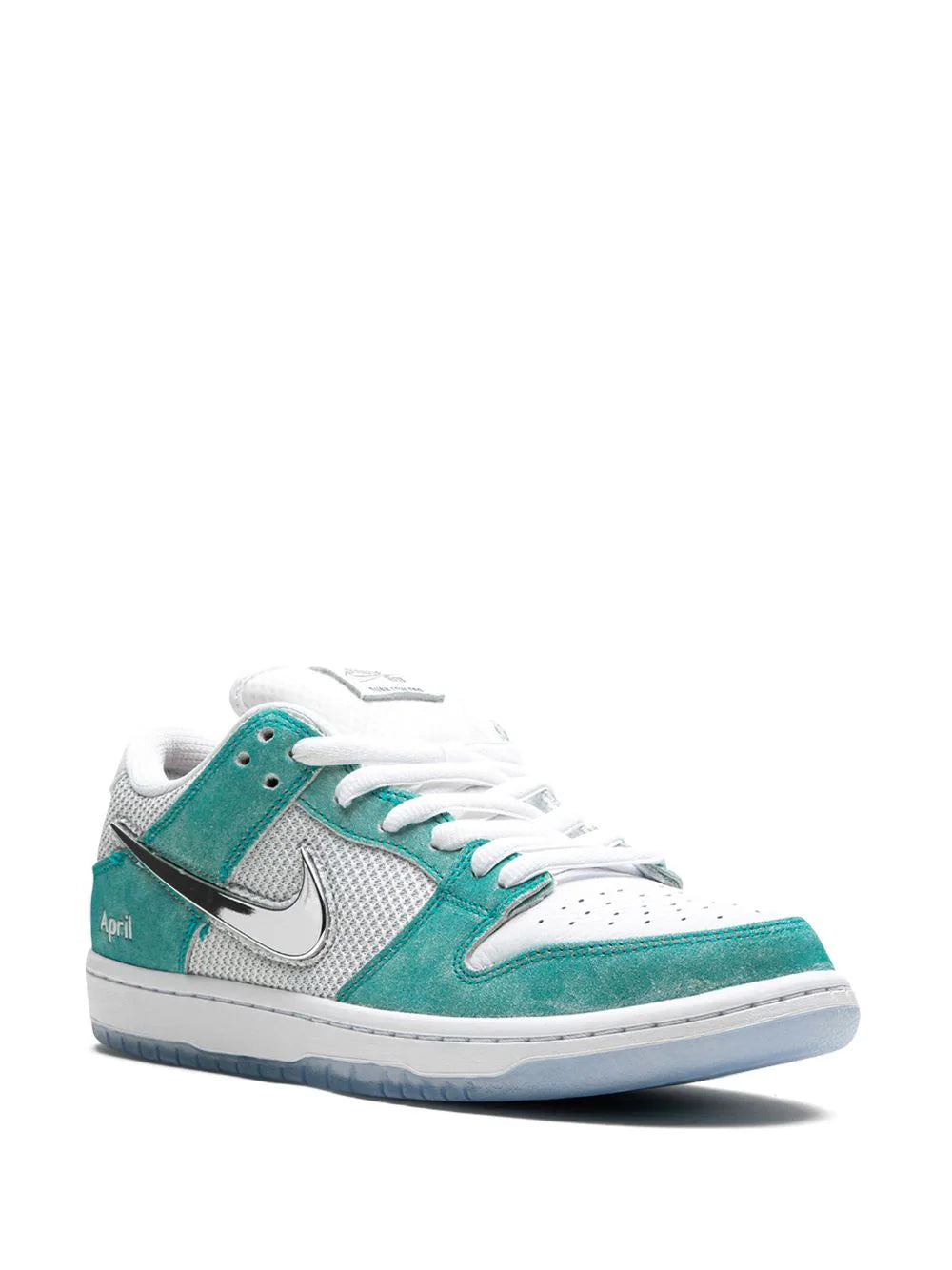 NIKE SB DUNK LOW APRIL SKATEBOARDS