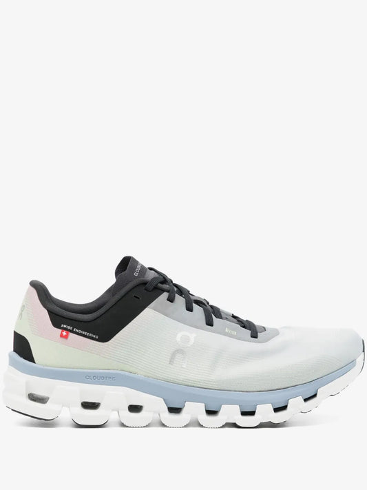 On CloudFlow 4 Glacier Champbray Grey White