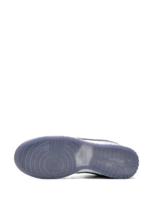 NI.KE SB DUNK LOW LIGHT CARBON