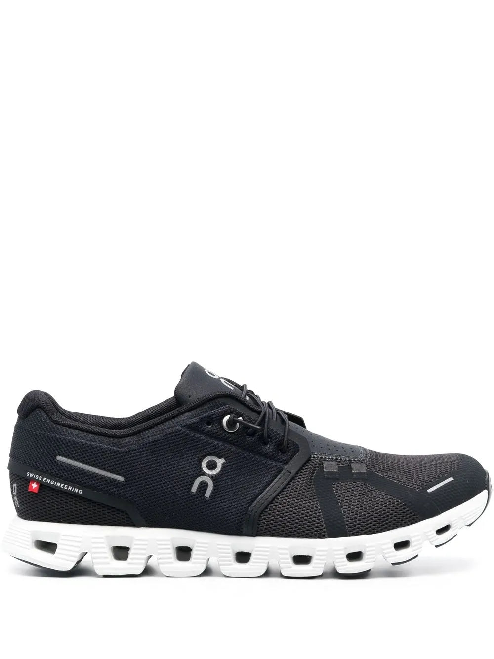 On cloud 5 nova black white 05