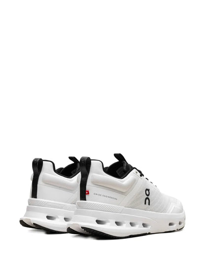 On Cloud x Nova Running White Black