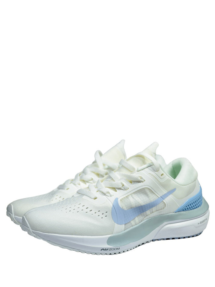 Nikee air zoom vomero 15 White sky