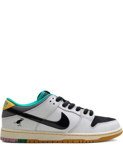 NIK.E sb dunk low pro x csef white and black