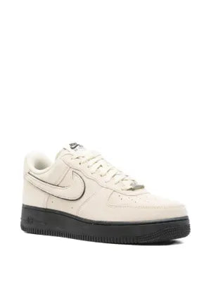 Nikee Airforce 1 07 LV 8 low light khaki