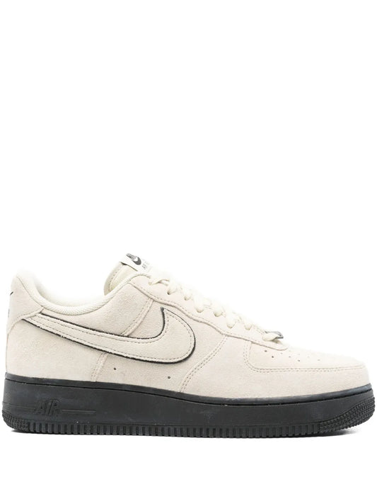Nikee Airforce 1 07 LV 8 low light khaki