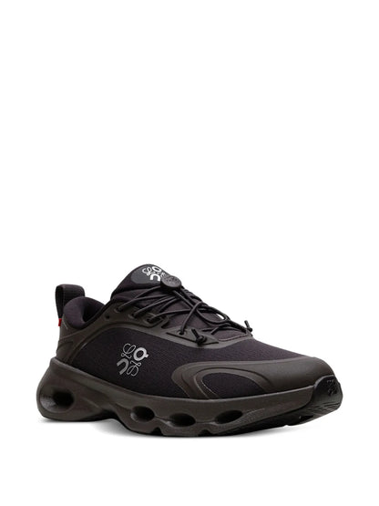 ON RUNNING CLOUD SOLO BLACK GREY