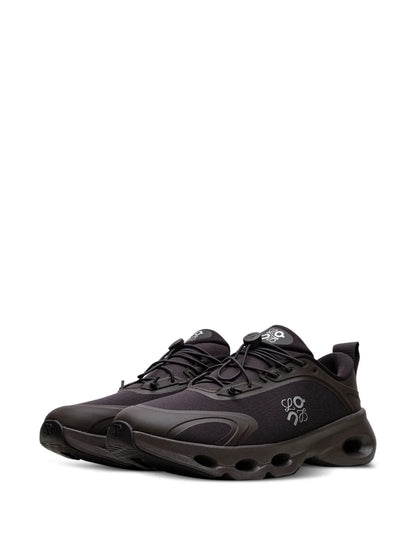ON RUNNING CLOUD SOLO BLACK GREY