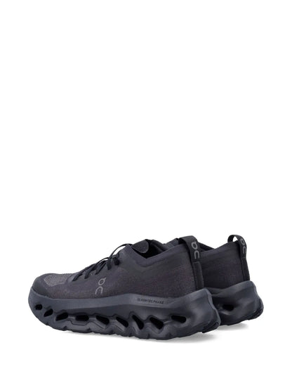 ON RUNNING CLOUD TILT BLACK IVORY