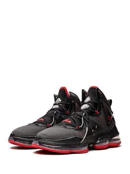 nike LeBron 19 bred