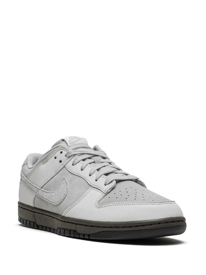 NIK.E SB DUNK LOW IRONSTONE - 2
