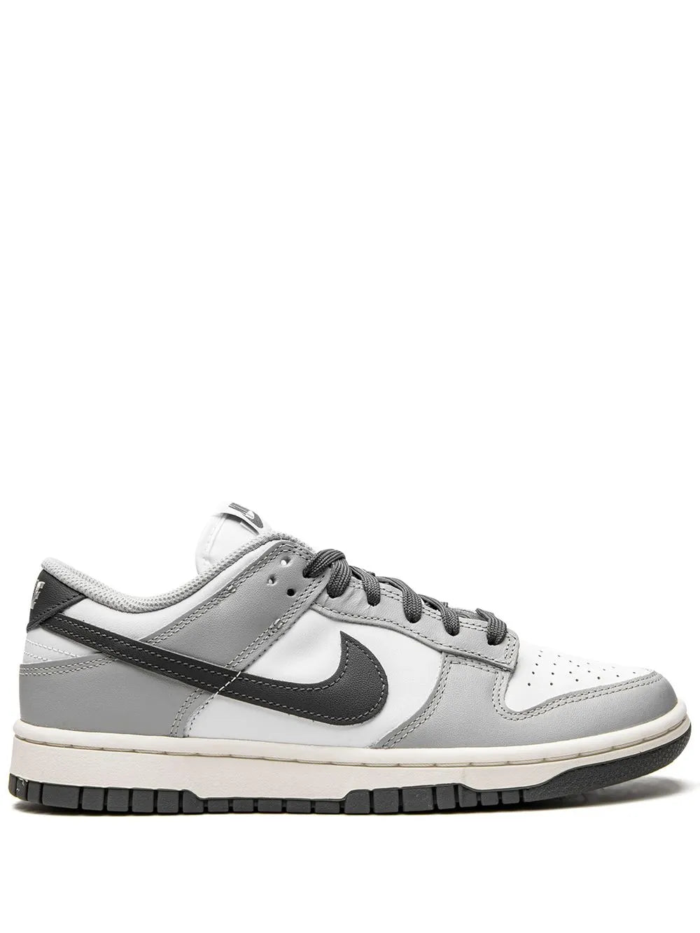 NIK.E SB DUNK LOW LIGHT CARBON - 1