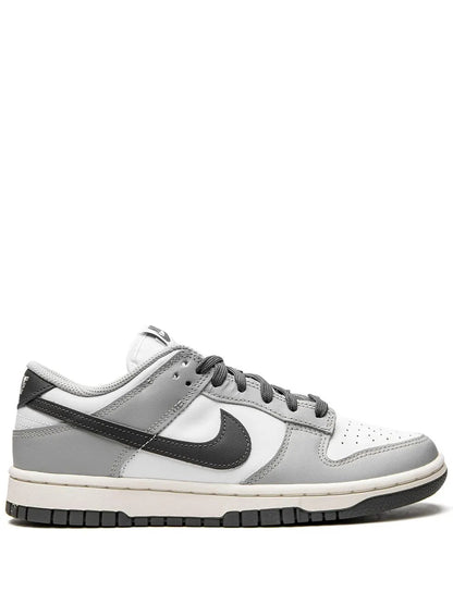 NIK.E SB DUNK LOW LIGHT CARBON - 1
