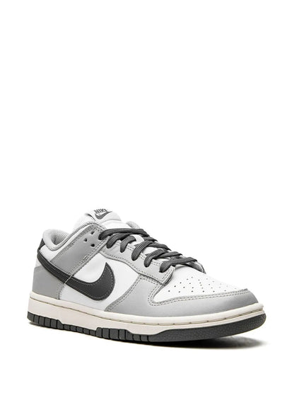 NIK.E SB DUNK LOW LIGHT CARBON - 2