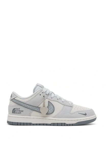 NIK.E SB DUNK LOW X NORTH FACE - 1