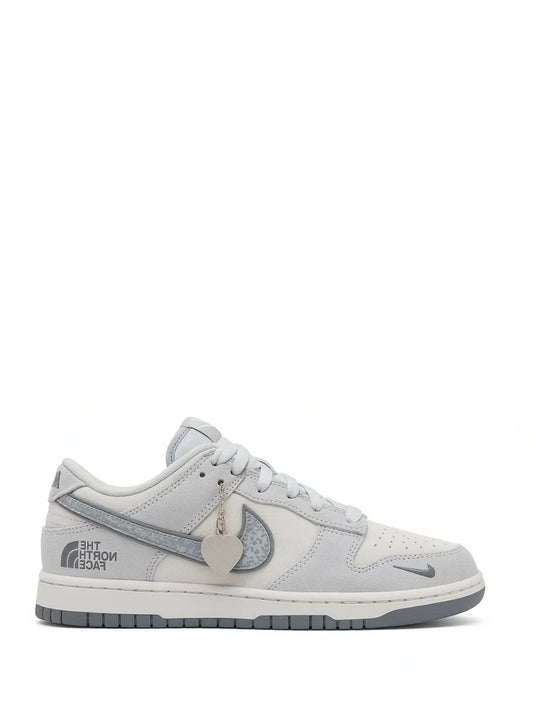 NIK.E SB DUNK LOW X NORTH FACE - 1
