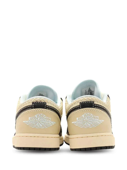 NIK.E AIR JORDAN 1 LOW COCONUT MILK BLACK MUSLIN