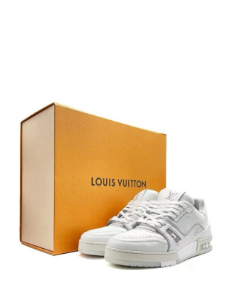 Louiss Vuitton Trainer Triple White