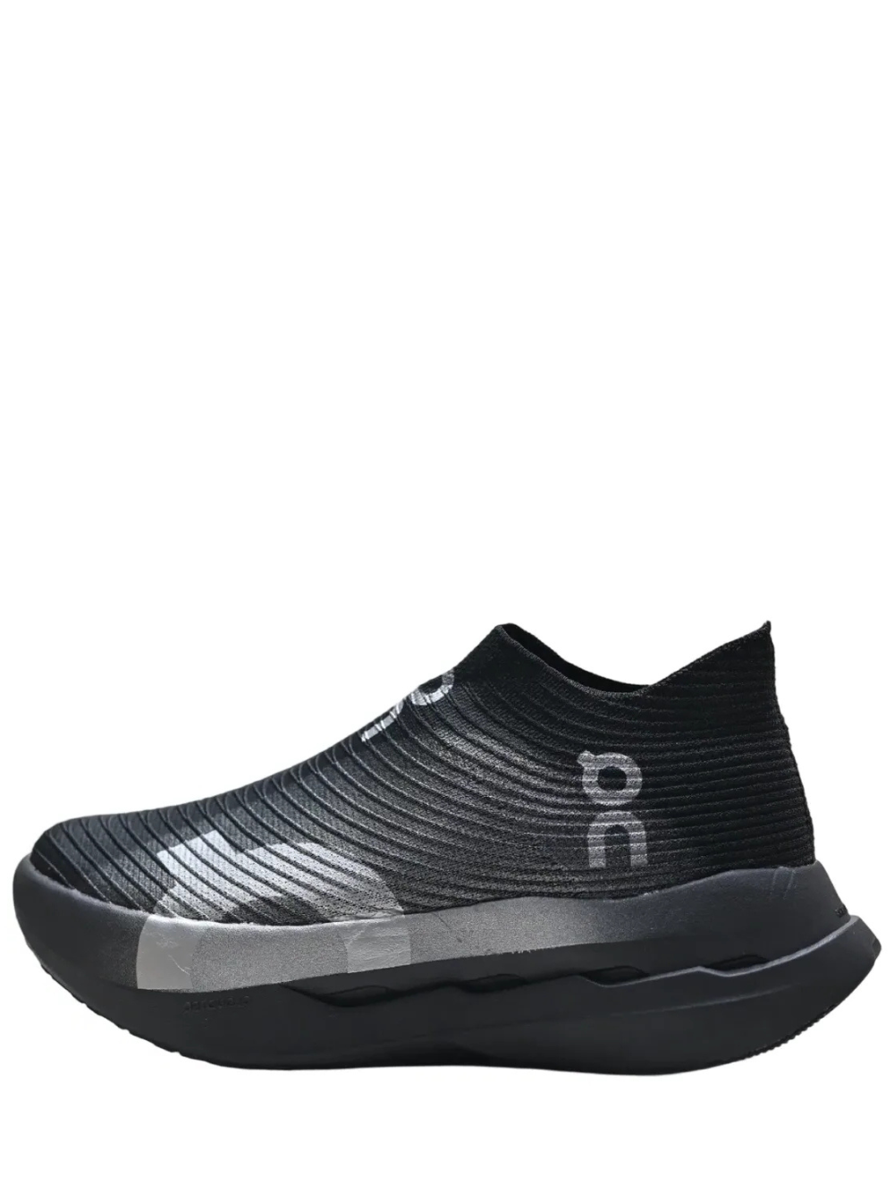 On Cloud boom Strike LS Black