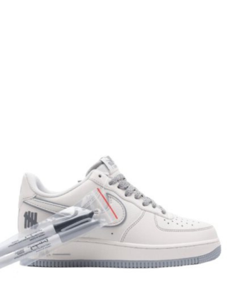 Undefeated x Nikee Air Force 1 07 Low Cream Light Grey