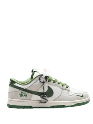 NIKKE SB DUNK X STUSSY WHITE ARMY GREEN SUEDE