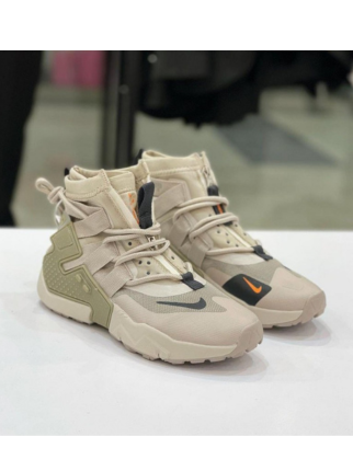 Nike Huarache gripp desert sand
