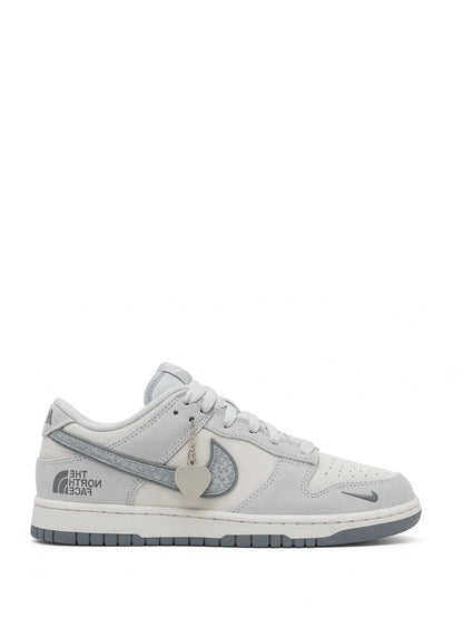 NIK.E SB DUNK LOW X NORTH FACE