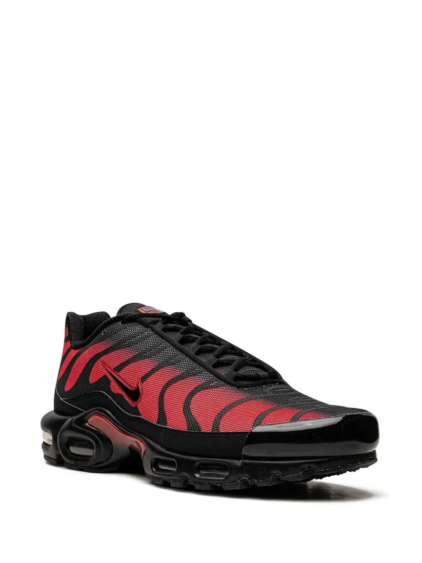 nikee airmax plus colour change reflects in heat - 2