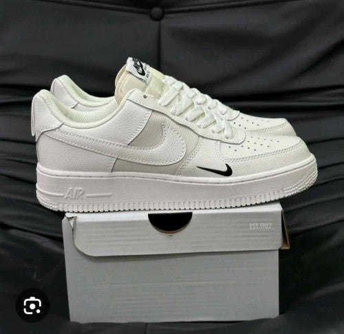 Nik ee Air Force 1 Low Sail