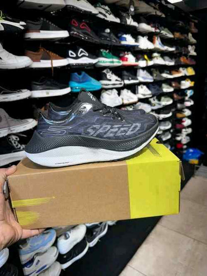 SKECHERSS GO RUN SPEED BEAST BLACK