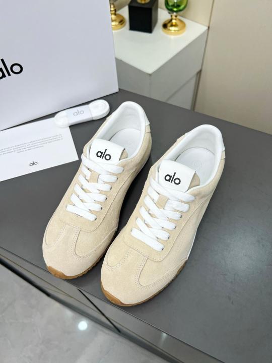 Alo Yoga Sunset Suede Sneakers