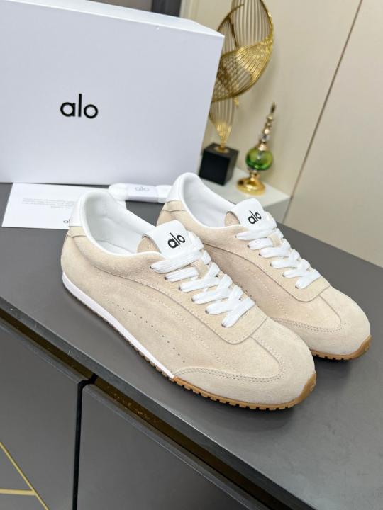 Alo Yoga Sunset Suede Sneakers