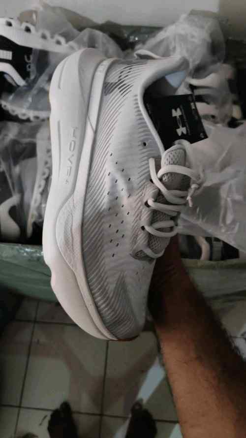 underr armourr Infinite Pro white