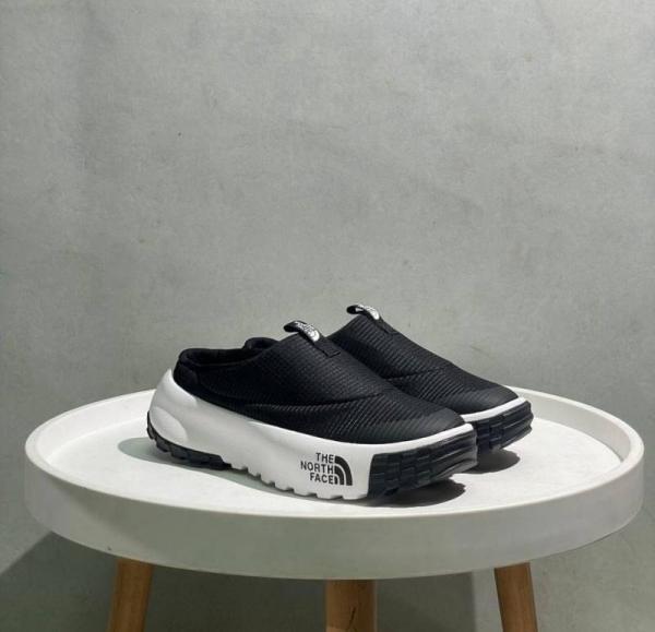 The North fac.e Non stop Mule Black