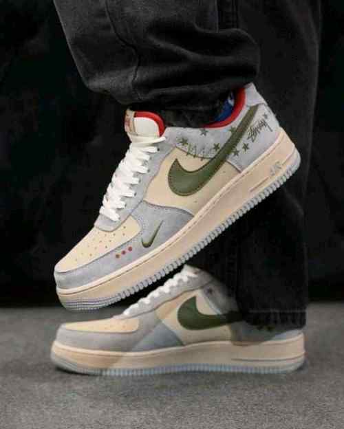 Nikee AirForce 1 X Stussy Grey Red