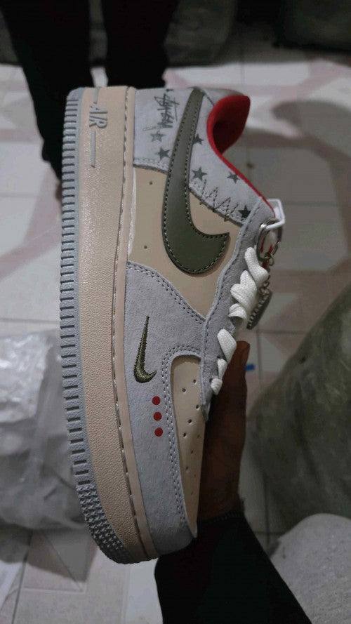Nikee AirForce 1 X Stussy Grey Red