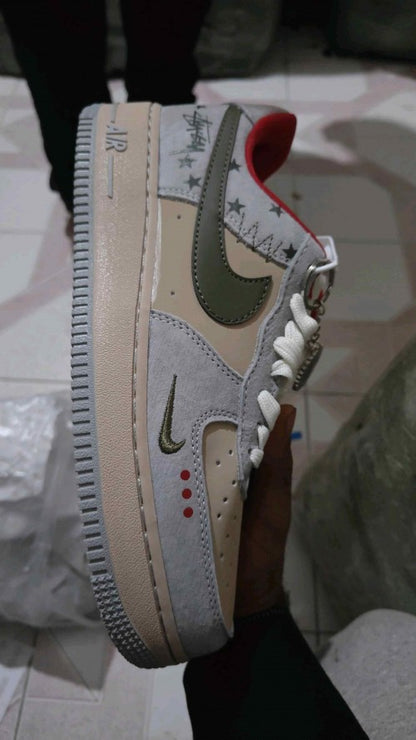 Nikee AirForce 1 X Stussy Grey Red