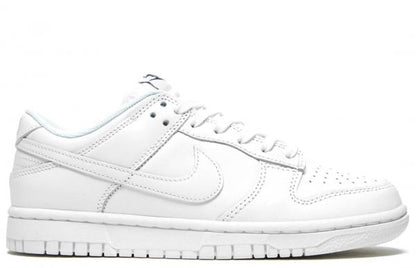 Nik ee Sb Dunk Low Pro Triple White