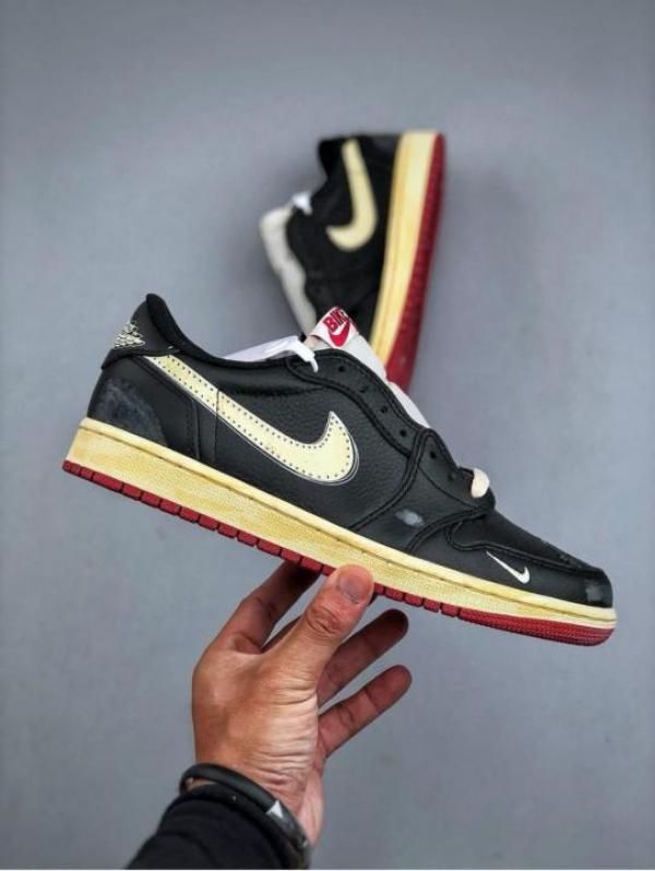 NIK_E JORDANN 1 LOW BIKE X NIGEL SYLVESTER BETTER WITH TIME SEMI UA FIX
