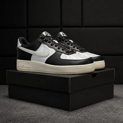 NIK.E AIRFORCE 1 LOW WHITE LIGHT SILVER COCONUT MILK BLACK