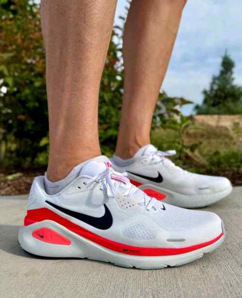 Nikee Running Structure 26 trainers White orange