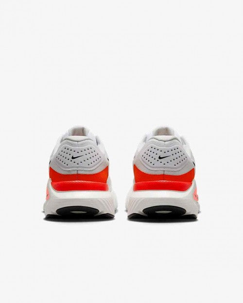 Nikee Running Structure 26 trainers White orange