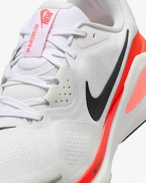 Nikee Running Structure 26 trainers White orange