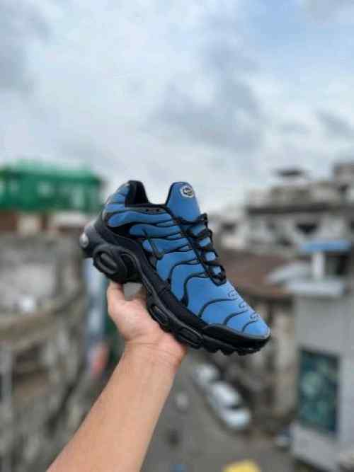 Nikk ee airmax plus colour change reflects in heat