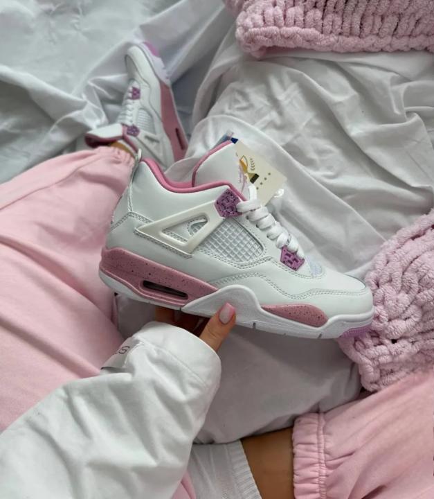 NIK.E AIR JORDAN RETRO 4 PINK OREO