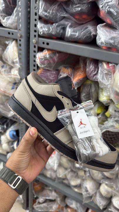 NIK_E AIR JORDAN 1 LOW SE OLIVE GREY BLACK FIX