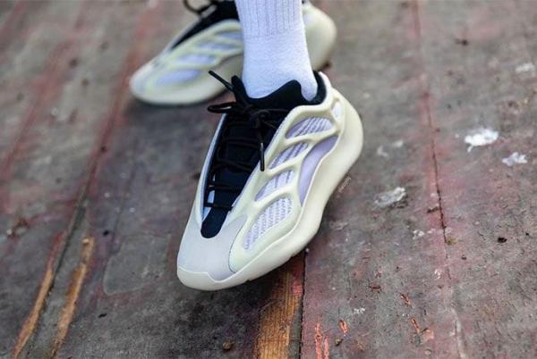 Adi dass yeezy 700 V3 Azael 170
