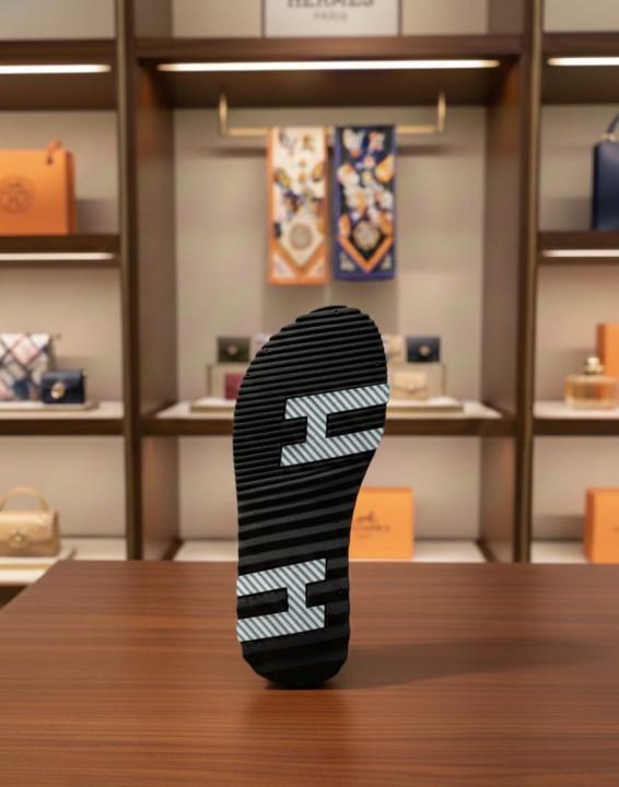 HERME.S IZMIR THICK SOLE ITALIAN SLIDE BLACK 33