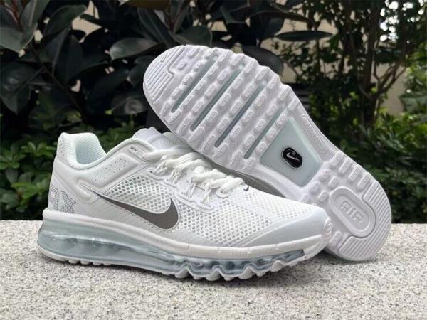 Nik.e Air Max 2013 Triple White
